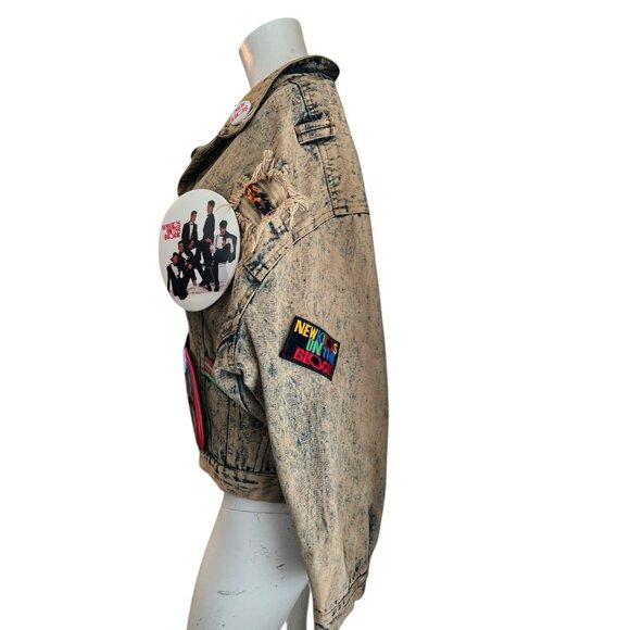 Small Acid Wash Denim Jacket Lot of 26 New Kids on The Block Buttons Donnie Joey - Picture 6 of 16